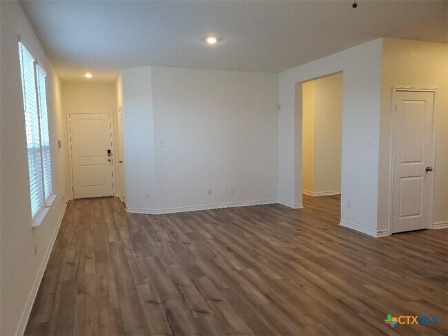 559 Dakota Crk New Braunfels, TX 78130 photo 5