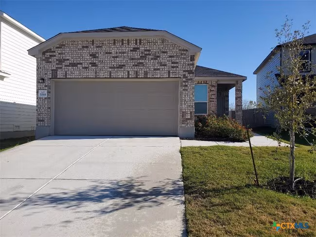 559 Dakota Crk New Braunfels, TX 78130 photo 2