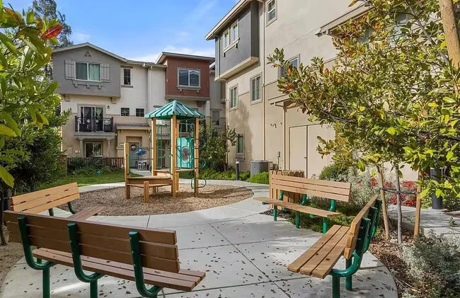 1260 Detroit Ave Concord, CA 94520 photo 4