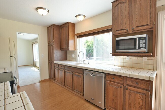 Immaculate 4 Bedroom 2.5 Bath North Milpitas Home photo 3
