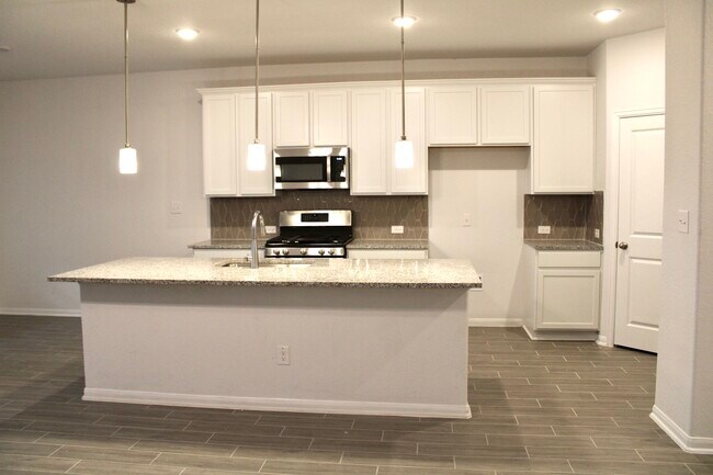 949 Blue Oak Blvd San Marcos, TX 78666 photo 2