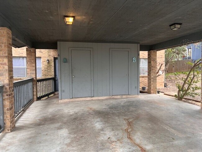 3308 Dunliegh Dr Austin, TX 78745 photo 2