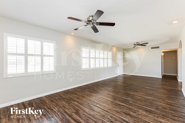 2025 West Campbell Ave Phoenix, AZ 85015 photo 4