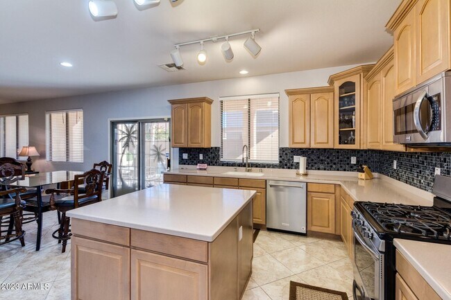 4815 N 96th Ln Phoenix, AZ 85037 photo 4
