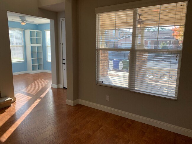 Beautiful 4 Bedroom, 2.5 Bath Garin Ranch Home photo 4