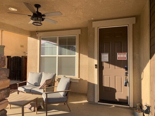 Beautiful 4 Bedroom, 2.5 Bath Garin Ranch Home photo 2