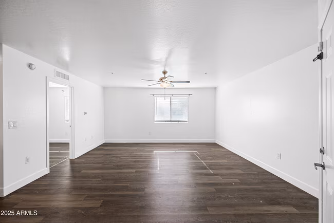3065 N 67th Ave Phoenix, AZ 85033 photo 3