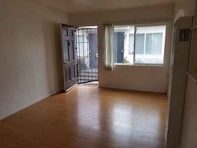 4432 Utah St San Diego, CA 92116 photo 3