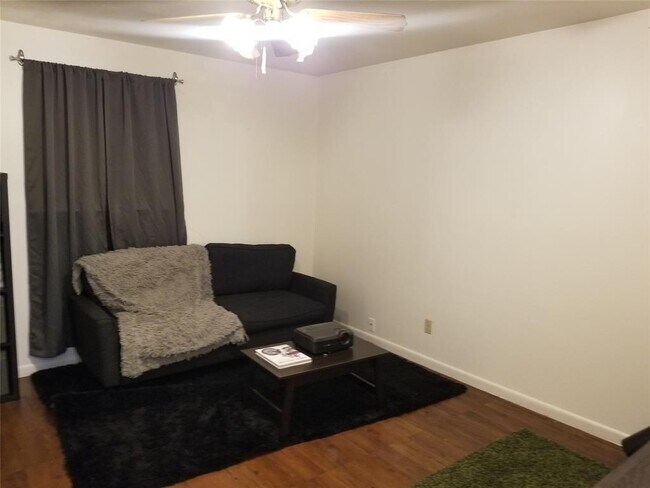 3809 Titan Trail Denton, TX 76209 photo 4