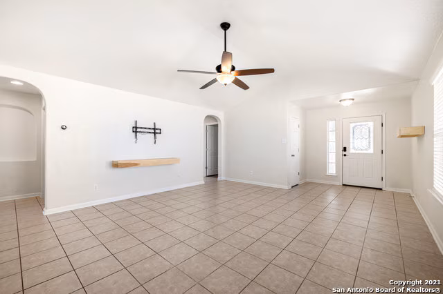 8514 Mexican Alder San Antonio, TX 78254 photo 4