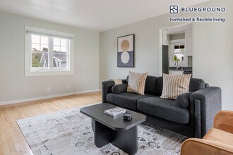 317 Hawthorne Ave Palo Alto, CA 94301 photo 3