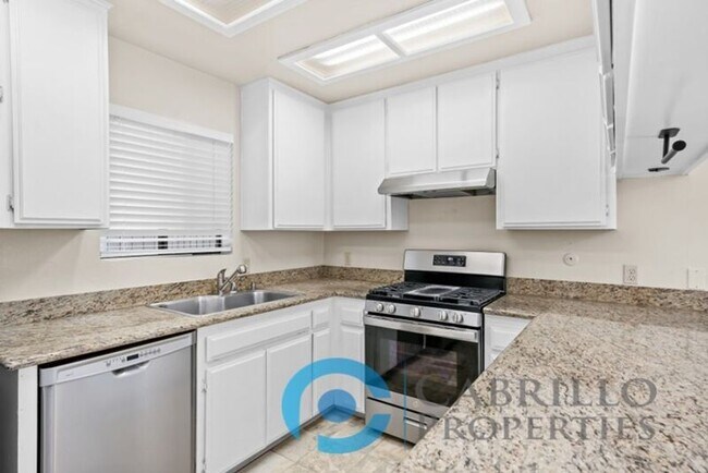 629 Bonair Way La Jolla, CA 92037 photo 3