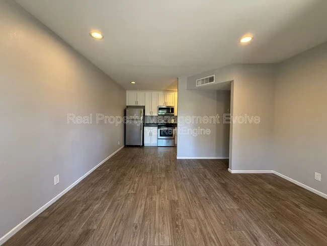 908 W 2nd St Tempe, AZ 85281 photo 4