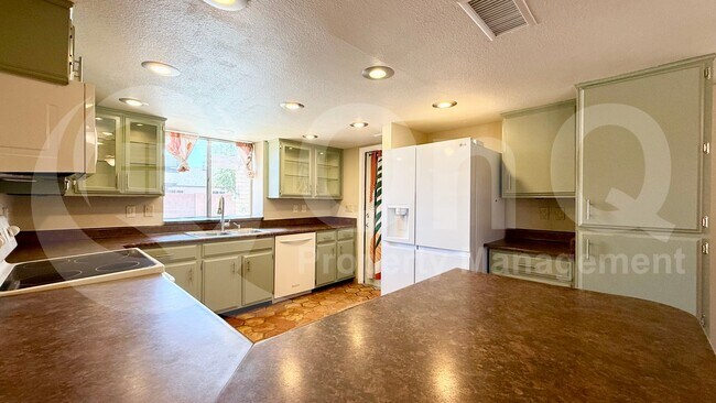 3151 S Orange Cir Mesa, AZ 85210 photo 3
