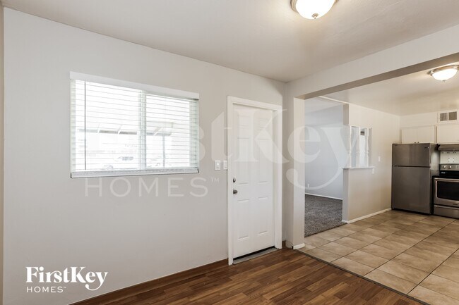 2114 W Sunnyside Dr Phoenix, AZ 85029 photo 5