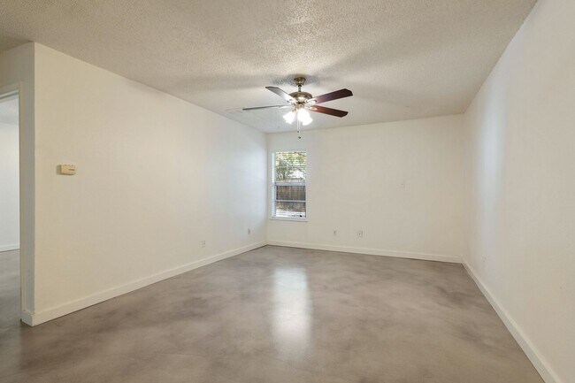 5610 William Holland Ave Austin, TX 78756 photo 5