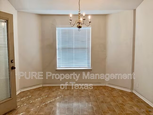210 Delby St. photo 5