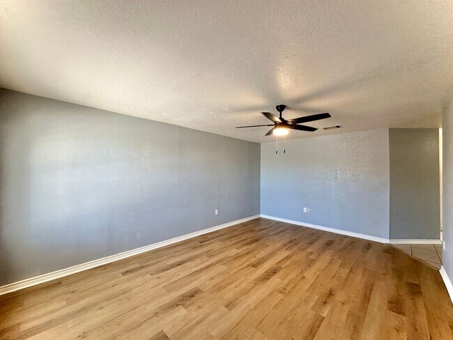 519 S 54th St Killeen, TX 76543 photo 4