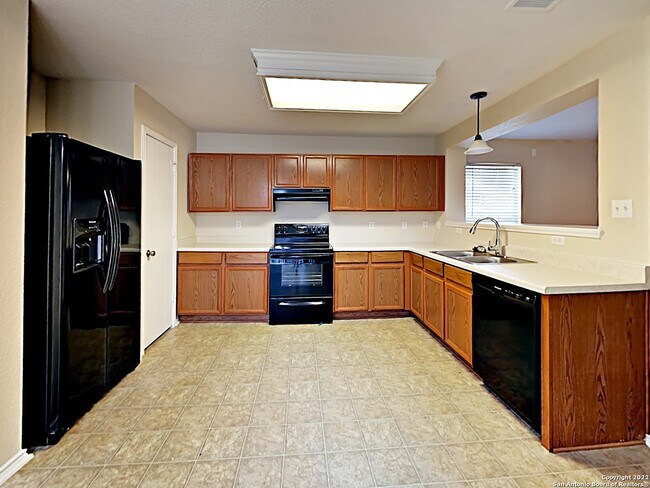 19 Bedford Bay San Antonio, TX 78239 photo 2