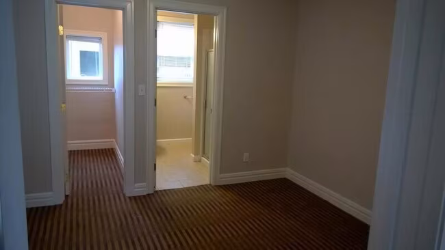 3438 22nd Ave W Seattle, WA 98199 photo 5