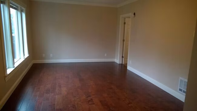 3438 22nd Ave W Seattle, WA 98199 photo 4