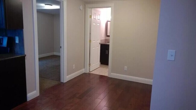 3438 22nd Ave W Seattle, WA 98199 photo 2