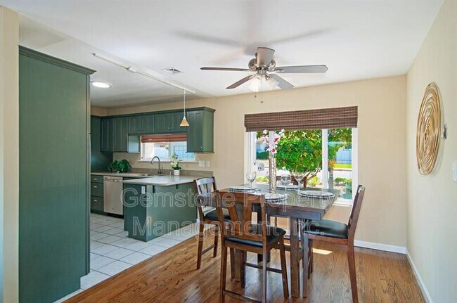 5385 Brockbank Pl San Diego, CA 92115 photo 4