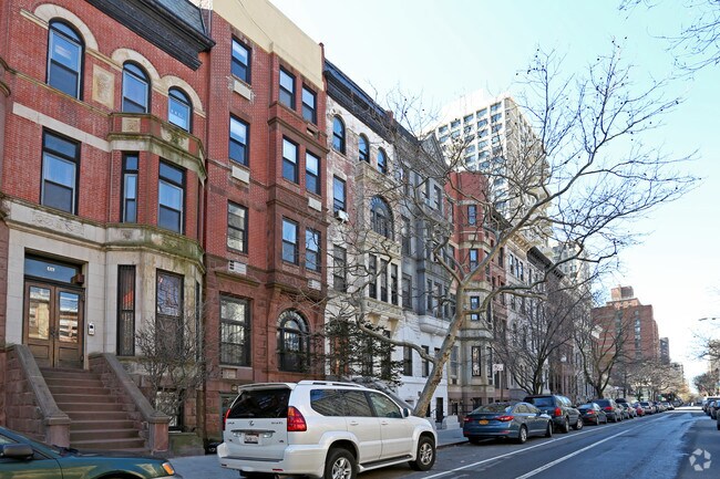 50 W 91st St New York, NY 10024 photo 4