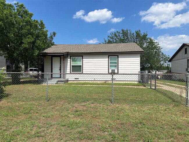 4305 Frazier Ave Fort Worth, TX 76115 photo 4