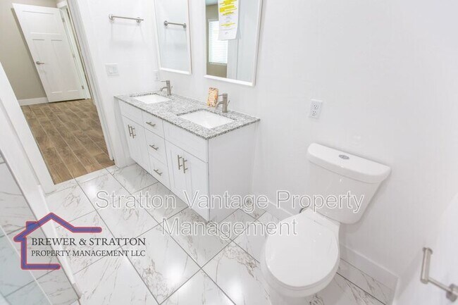 5730 S 12th Ln Phoenix, AZ 85041 photo 2