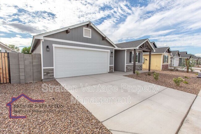 5730 S 12th Ln Phoenix, AZ 85041