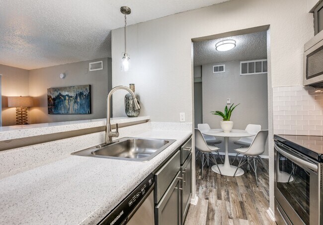 Fountains of Jupiter Apartments photo 3