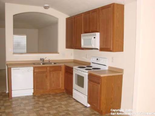835 Antler Post San Antonio, TX 78245 photo 4