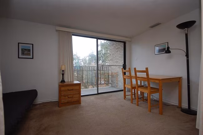 1908 San Antonio St Austin, TX 78705 photo 3