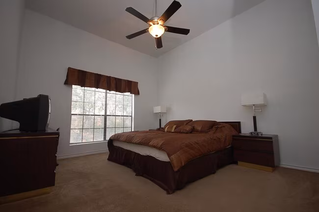 1908 San Antonio St Austin, TX 78705 photo 4