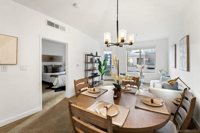 235 Market St San Diego, CA 92101 photo 5