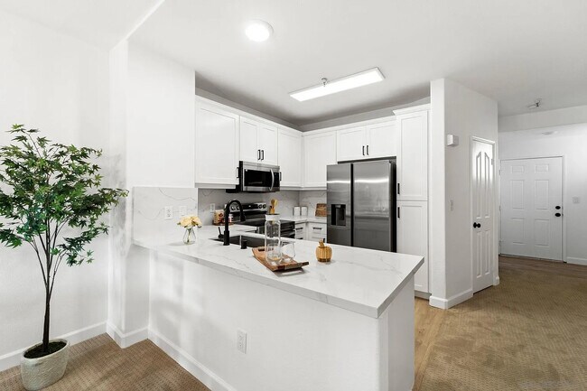 235 Market St San Diego, CA 92101 photo 3