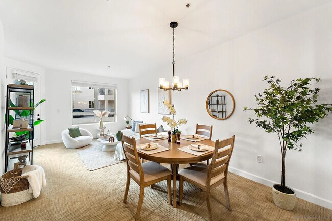 235 Market St San Diego, CA 92101 photo 4