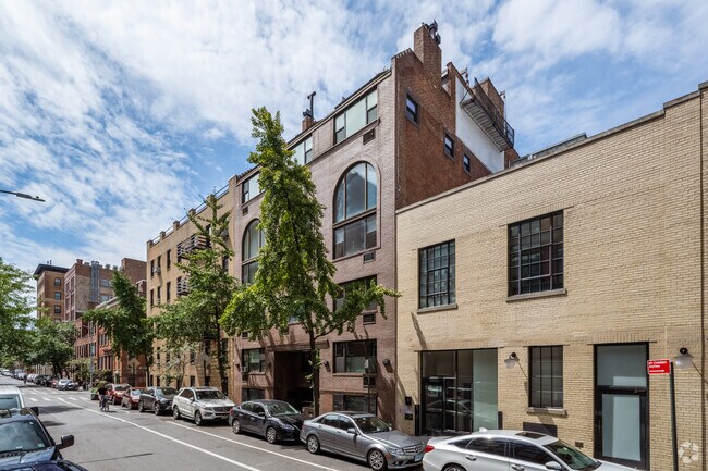 838 Greenwich St New York, NY 10014 photo 5