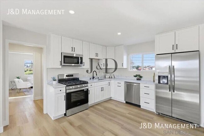 431 Sampson St San Diego, CA 92113 photo 3