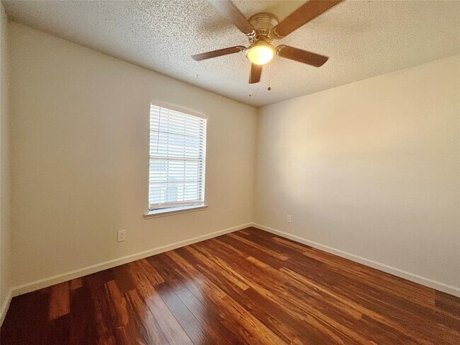 4953 Miller Avenue, Fort Worth, TX 76119 photo 5