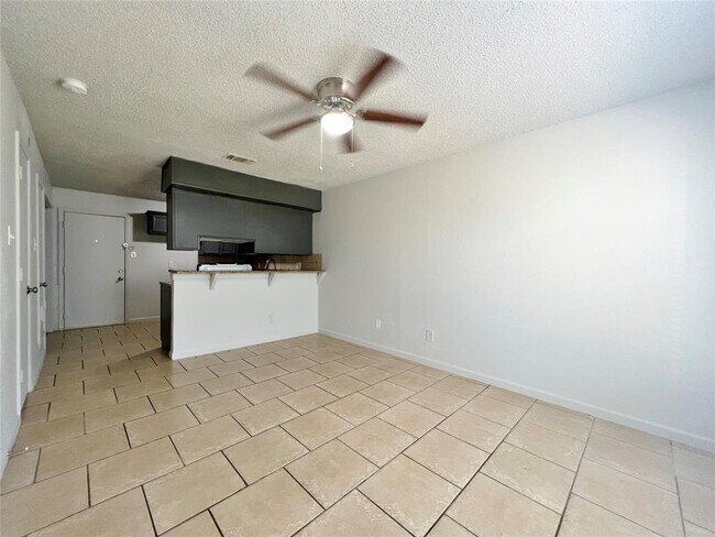 4953 Miller Avenue, Fort Worth, TX 76119 photo 3