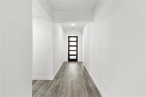 619 Creekview photo 2