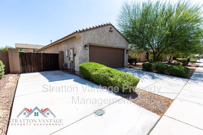 17507 W Fetlock Trl photo 2