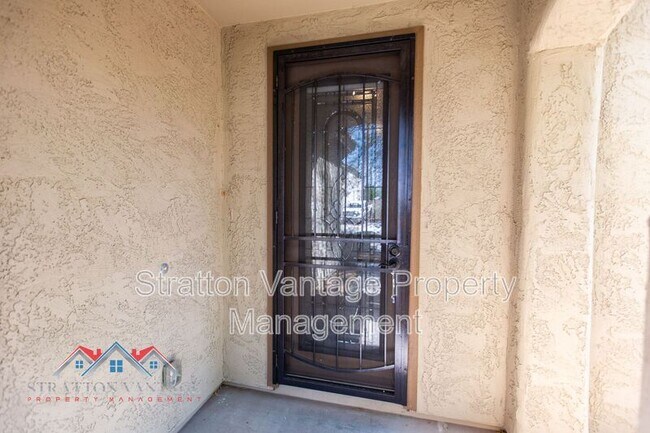 17507 W Fetlock Trl photo 5