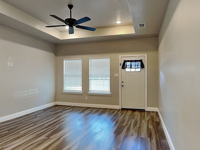 2904 Bourland St Greenville, TX 75401 photo 3