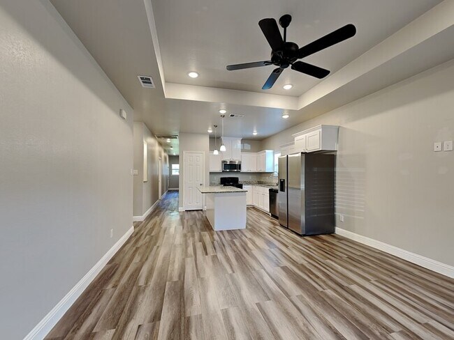 2904 Bourland St Greenville, TX 75401 photo 2