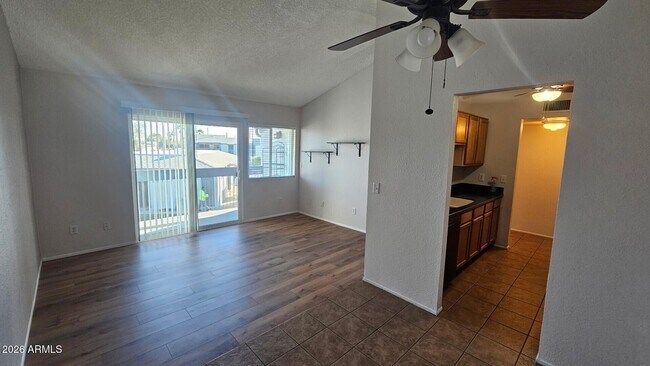 7550 N 12th St Phoenix, AZ 85020 photo 4