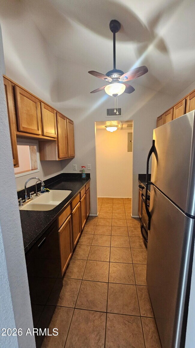 7550 N 12th St Phoenix, AZ 85020 photo 2
