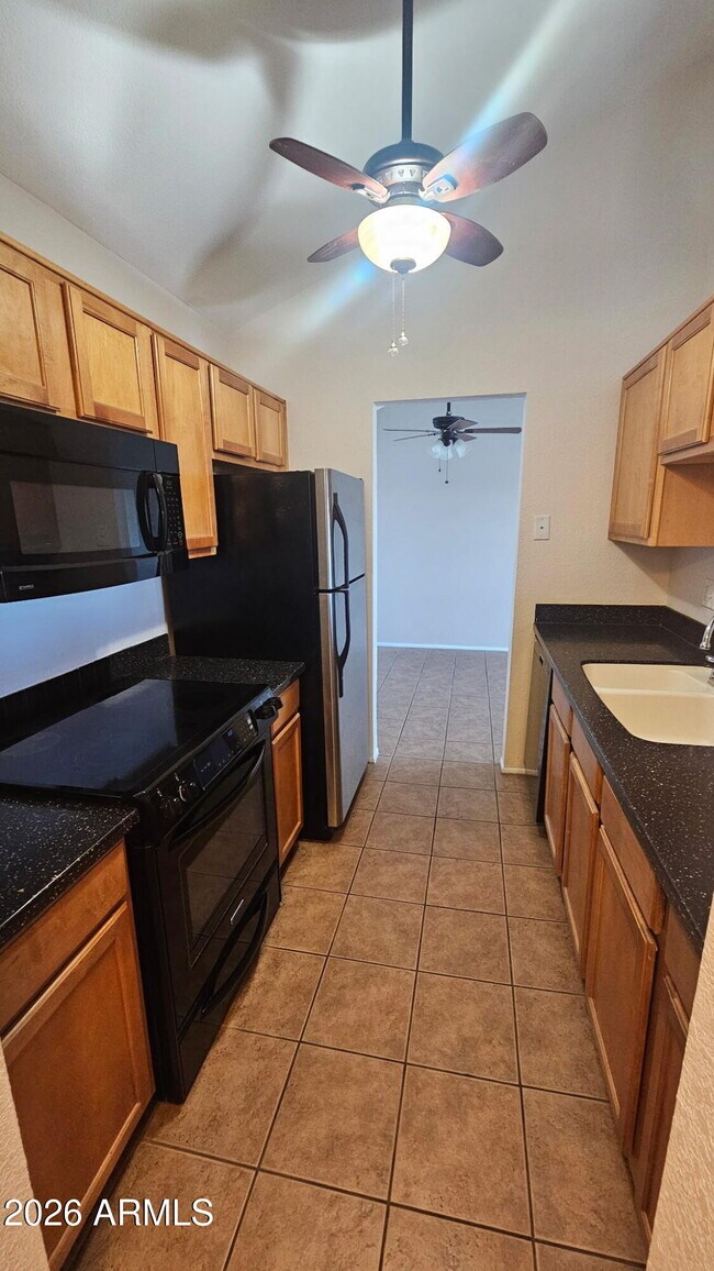 7550 N 12th St Phoenix, AZ 85020 photo 3